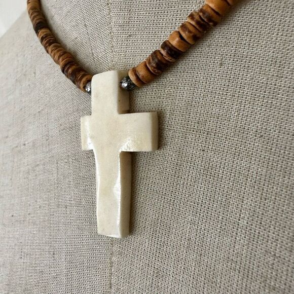 Bone cross coconut shell beaded pendent necklace - Picture 5 of 9